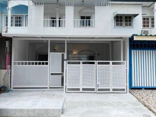 À vendre 3 chambres maison de ville à Bang Bua Thong, Nonthaburi