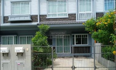For sale 2 bedrooms townhouse in Mueang Samut Prakan, Samut Prakan