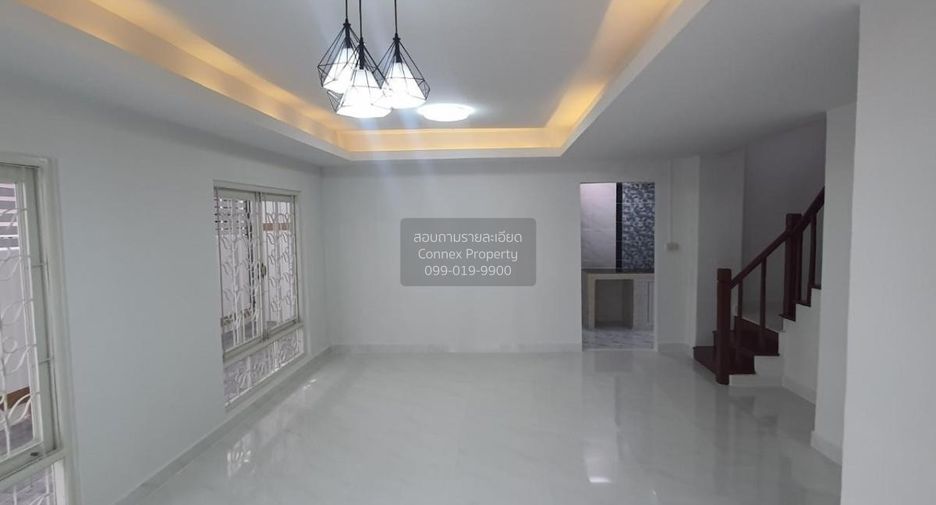出售 3 卧室 联排别墅 在 Khlong Luang, Pathum Thani