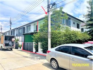 出售 3 卧室 联排别墅 在 Sai Noi, Nonthaburi