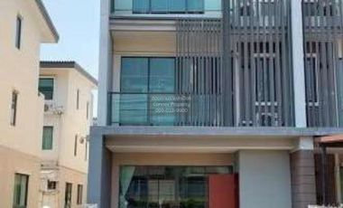 À vendre 3 chambres maison de ville à Bang Bua Thong, Nonthaburi