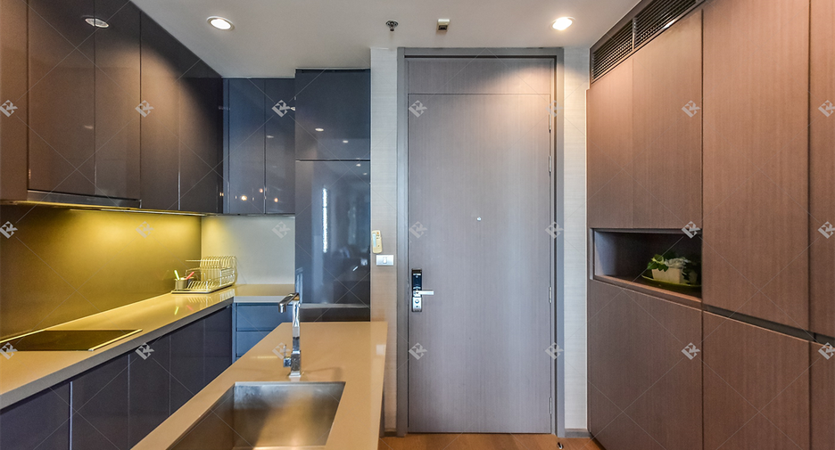 Condo en alquiler de 3 habitaciones en Sathon, Bangkok