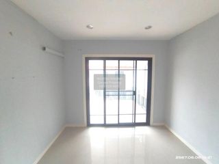À vendre 3 chambres maison de ville à Bang Bua Thong, Nonthaburi
