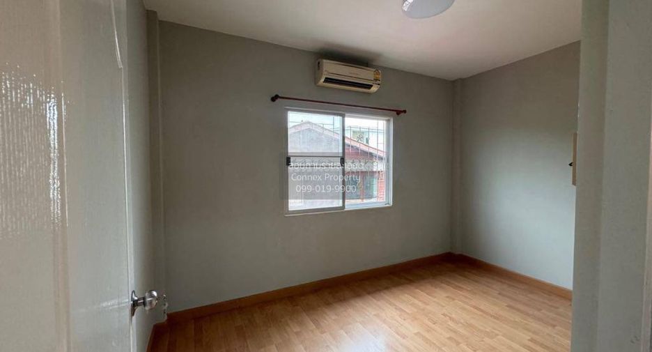 出售 2 卧室 联排别墅 在 Min Buri, 曼谷
