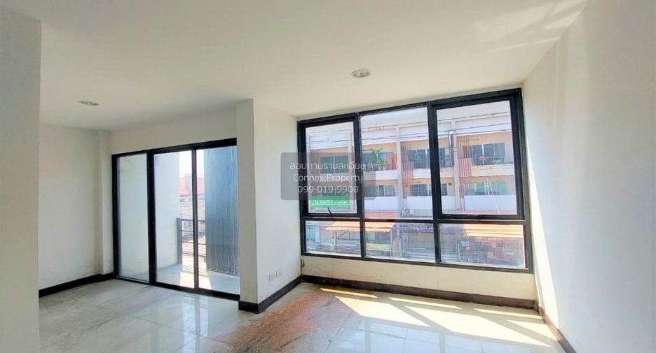Casa adosada en venta de 2 habitaciones en Mueang Nonthaburi, Nonthaburi