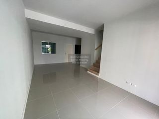 出售 3 卧室 联排别墅 在 Sai Noi, Nonthaburi