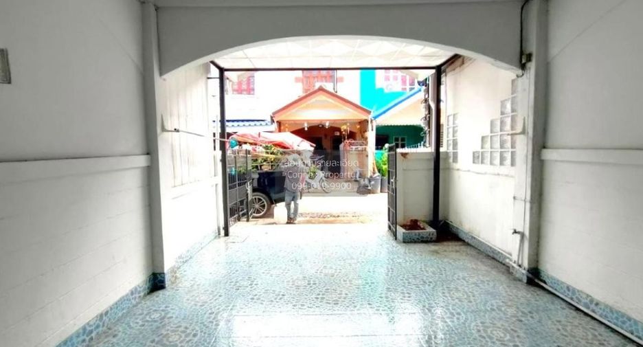 出售 3 卧室 联排别墅 在 Sai Noi, Nonthaburi