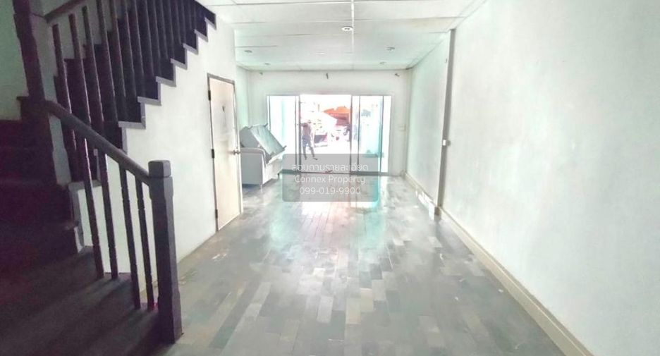 出售 3 卧室 联排别墅 在 Sai Noi, Nonthaburi