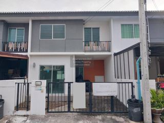 出售 3 卧室 联排别墅 在 Sai Noi, Nonthaburi