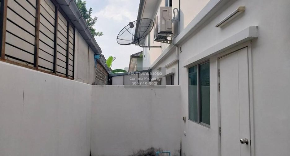出售 3 卧室 联排别墅 在 Sai Noi, Nonthaburi