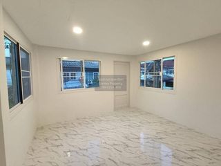 À vendre 3 chambres maison de ville à Bang Bua Thong, Nonthaburi