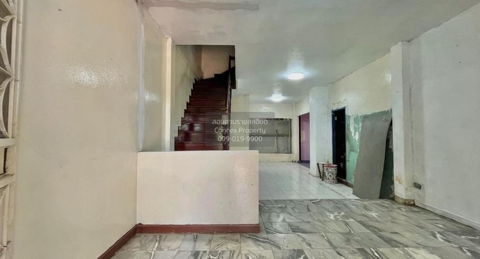 Casa adosada en venta de 3 habitaciones en Khan Na Yao, Bangkok