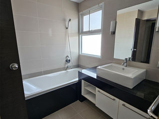 For rent 3 ベッドルーム condo in Bang Kho Laem, Bangkok