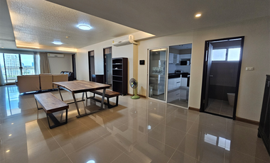For rent 3 bedrooms condo in Bang Kho Laem, Bangkok