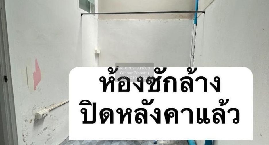 For sale 3 bedrooms townhouse in Krathum Baen, Samut Sakhon