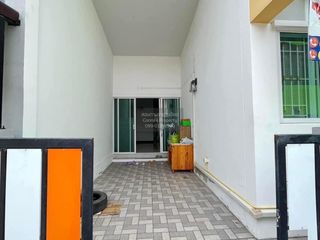 For sale 3 bedrooms townhouse in Krathum Baen, Samut Sakhon