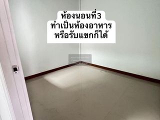 For sale 3 bedrooms townhouse in Krathum Baen, Samut Sakhon