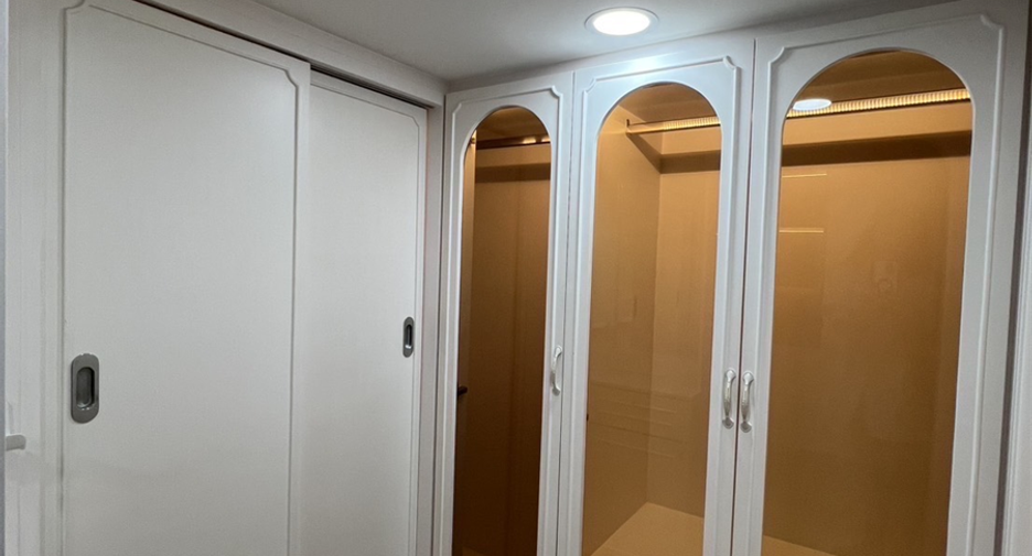 Продажа 1 кровать кондо в Чатучак, Бангкок