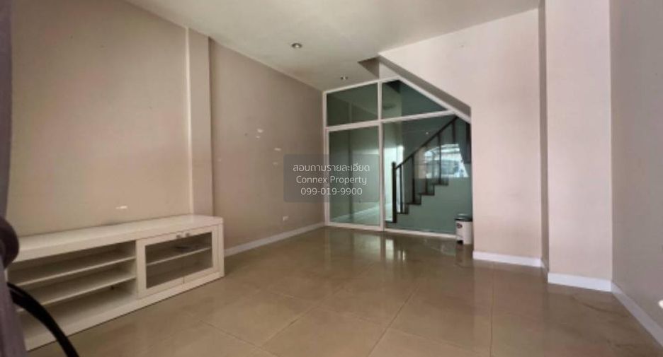 Casa adosada en venta de 4 habitaciones en Bang Khun Thian, Bangkok