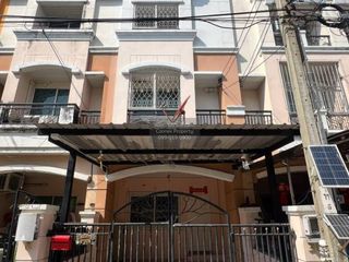 Casa adosada en venta de 4 habitaciones en Bang Khun Thian, Bangkok