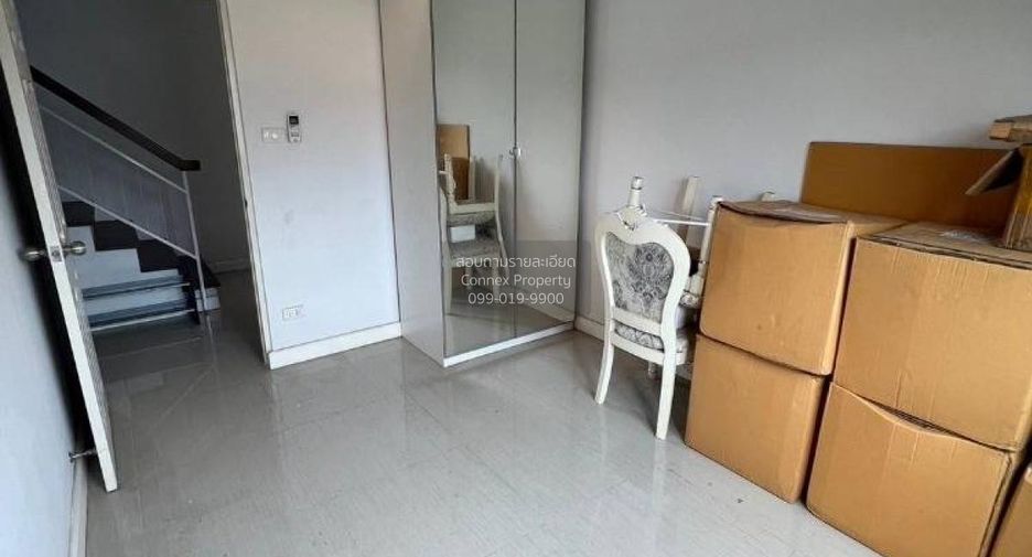 Casa en venta de 4 habitaciones en Lat Krabang, Bangkok