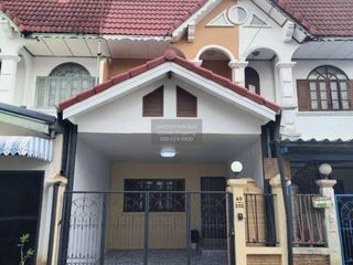 Reihenhaus zum Kauf mit 2 Zimmer in Khlong Sam Wa, Bangkok