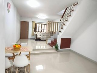 Reihenhaus zum Kauf mit 2 Zimmer in Khlong Sam Wa, Bangkok