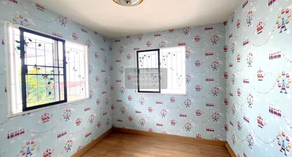 Casa adosada en venta de 3 habitaciones en Saphan Sung, Bangkok