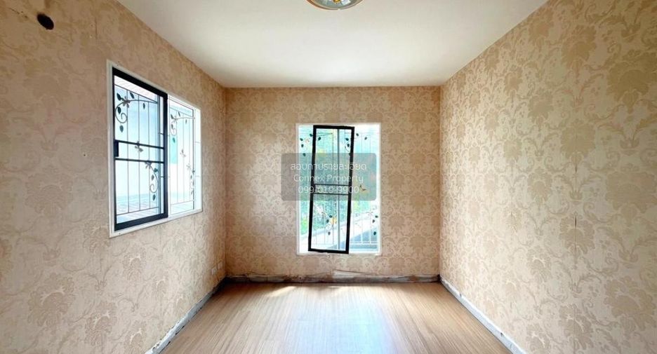 Casa adosada en venta de 3 habitaciones en Saphan Sung, Bangkok