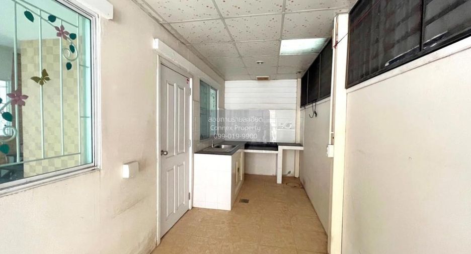 Casa adosada en venta de 3 habitaciones en Saphan Sung, Bangkok