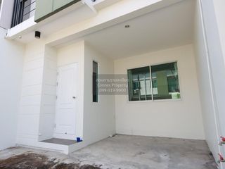 À vendre 3 chambres maison de ville à Prawet, Bangkok
