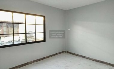 Reihenhaus zum Kauf mit 3 Zimmer in Khlong Sam Wa, Bangkok