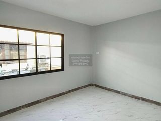 Reihenhaus zum Kauf mit 3 Zimmer in Khlong Sam Wa, Bangkok