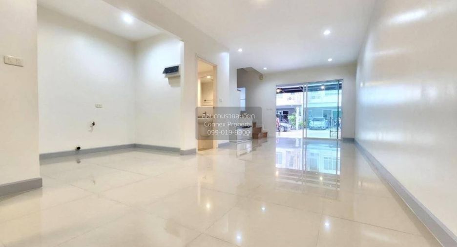 Reihenhaus zum Kauf mit 3 Zimmer in Chom Thong, Bangkok