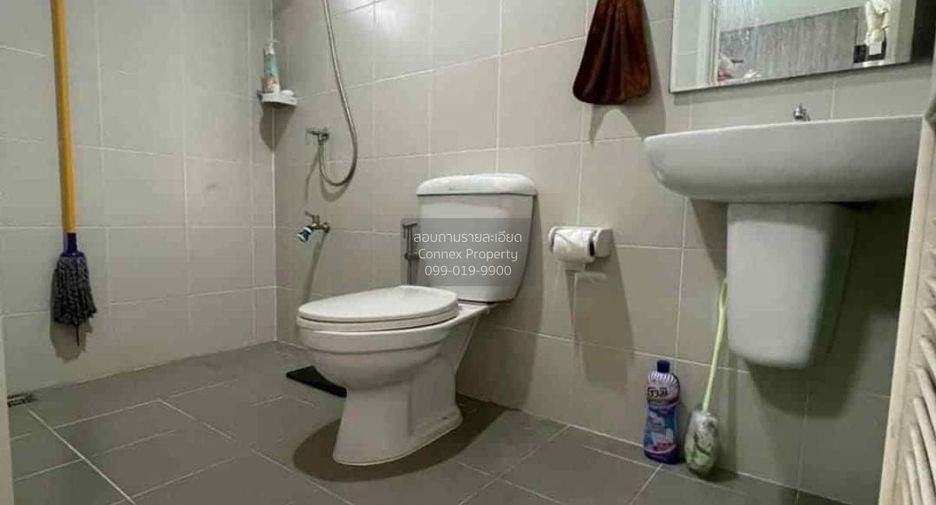 For sale 3 bedrooms townhouse in Mueang Samut Prakan, Samut Prakan