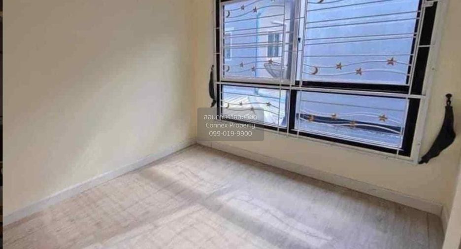 For sale 3 bedrooms townhouse in Mueang Samut Prakan, Samut Prakan