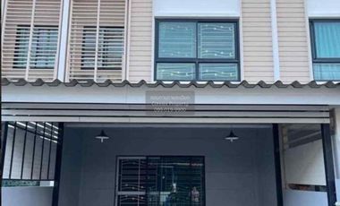 For sale 3 bedrooms townhouse in Mueang Samut Prakan, Samut Prakan