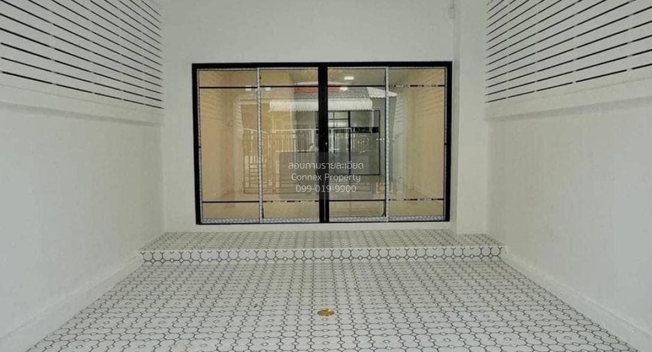 À vendre 3 chambres maison de ville à Bang Bua Thong, Nonthaburi