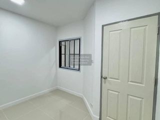 À vendre 3 chambres maison de ville à Bang Bua Thong, Nonthaburi