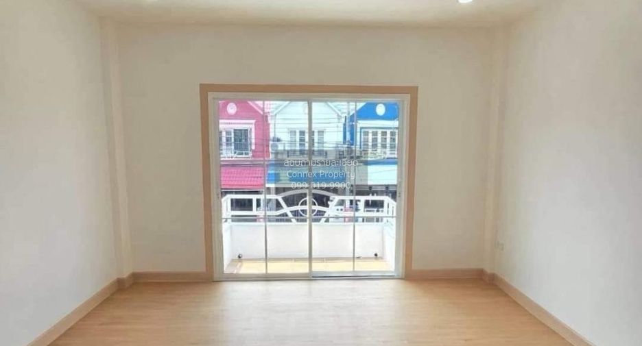 À vendre 3 chambres maison de ville à Bang Bua Thong, Nonthaburi