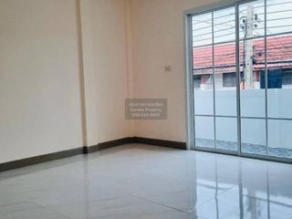 Reihenhaus zum Kauf mit 3 Zimmer in Bang Yai, Nonthaburi