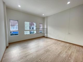 出售 3 卧室 联排别墅 在 Lam Luk Ka, Pathum Thani