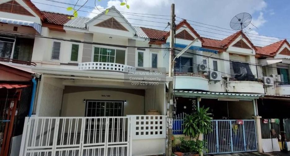 À vendre 3 chambres maison de ville à Bang Bua Thong, Nonthaburi