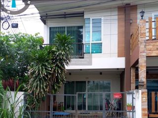 Casa adosada en venta de 2 habitaciones en Si Racha, Chonburi