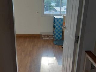 Casa adosada en venta de 2 habitaciones en Si Racha, Chonburi