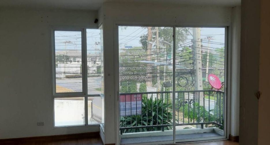Casa adosada en venta de 2 habitaciones en Si Racha, Chonburi