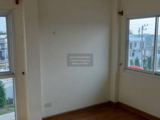 Casa adosada en venta de 2 habitaciones en Si Racha, Chonburi