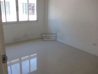 出售 3 卧室 联排别墅 在 Lat Krabang, 曼谷