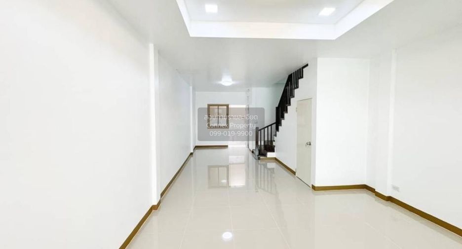 出售 3 卧室 联排别墅 在 Sai Noi, Nonthaburi