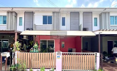 À vendre 3 chambres maison de ville à Bang Sao Thong, Samut Prakan